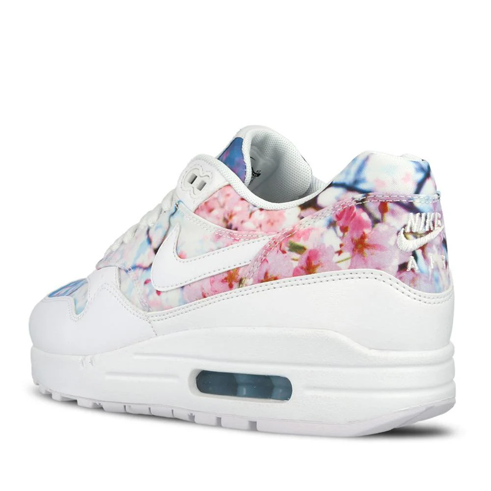 nike-wmns-air-max-1-print-528898-102_3